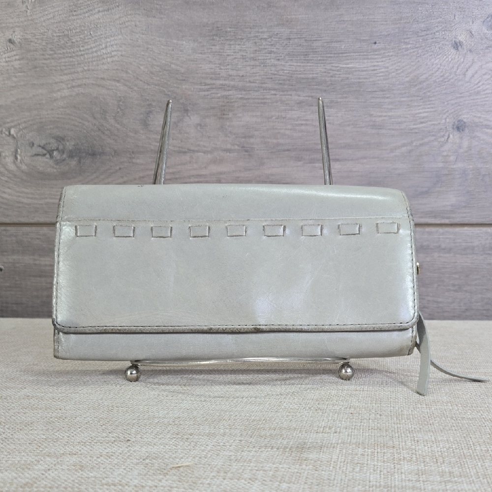 Hobo International Gray Leather  Women's Wallet